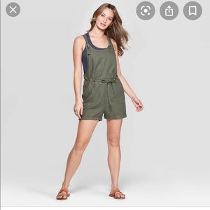 Universal threads romper